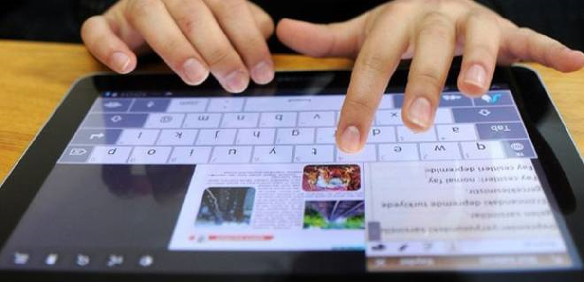 Torbalı\'da Engelli Çocuklara Tablet Dağıtımı