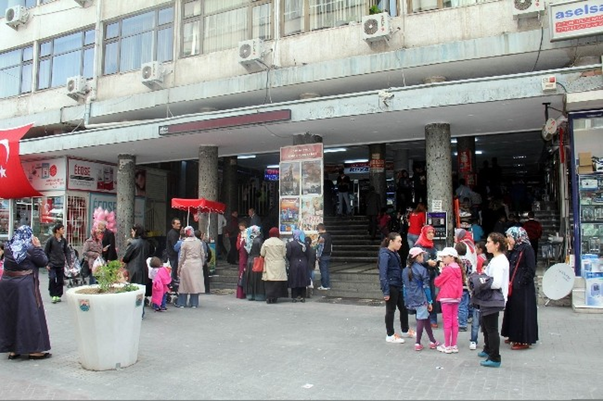 Ücretsiz Sinema Bileti İzdihamı