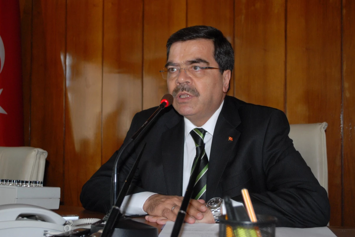 Burdur Valisi ve Eski Belediye Başkanı Hakkında Suç Duyurusunda Bulundu