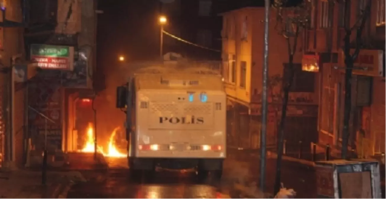 Denizli\'de İzinsiz Gösteriye Polis Müdahalesi