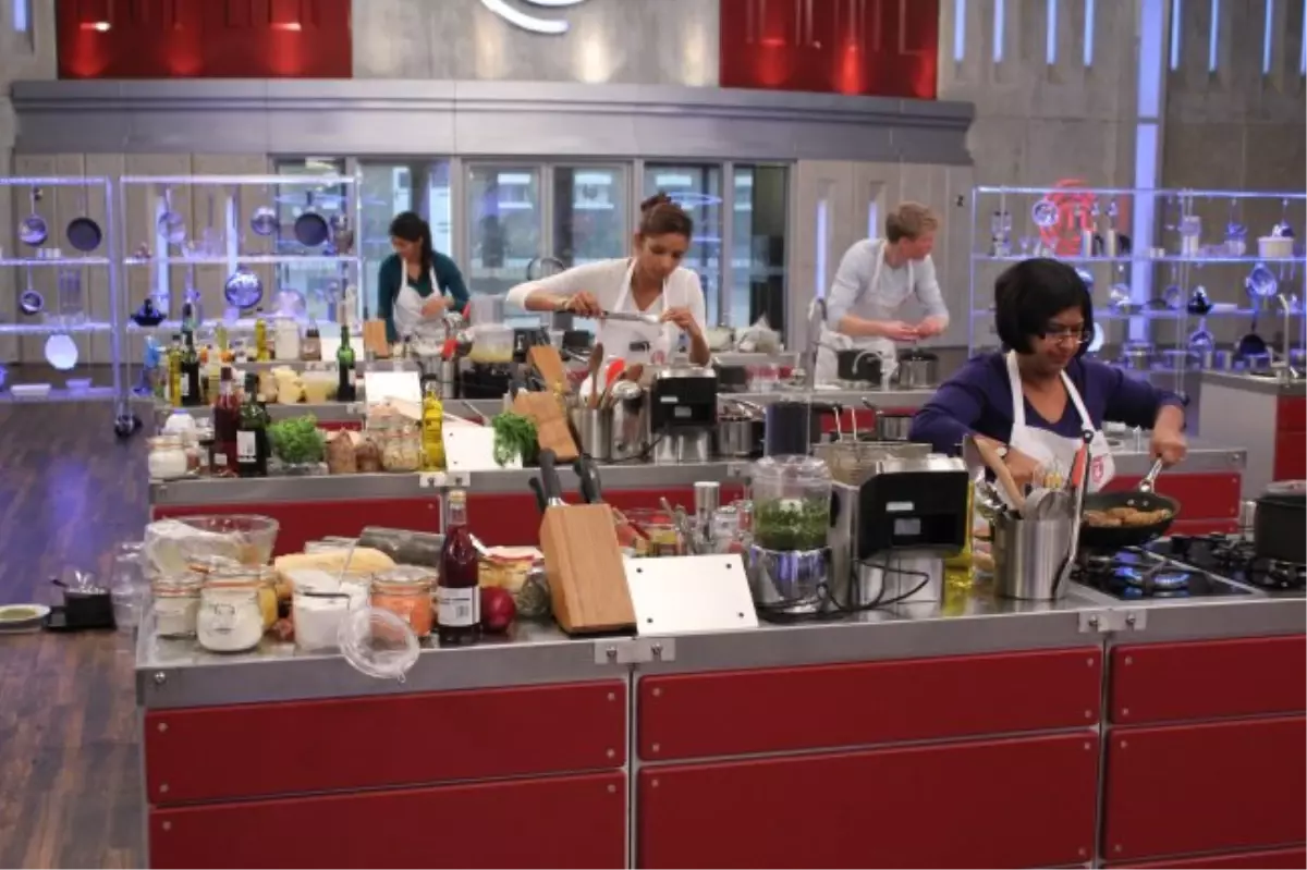 Dünyaca Ünlü Yarışma Programı Master Chef UK Home TV\'de Başladı