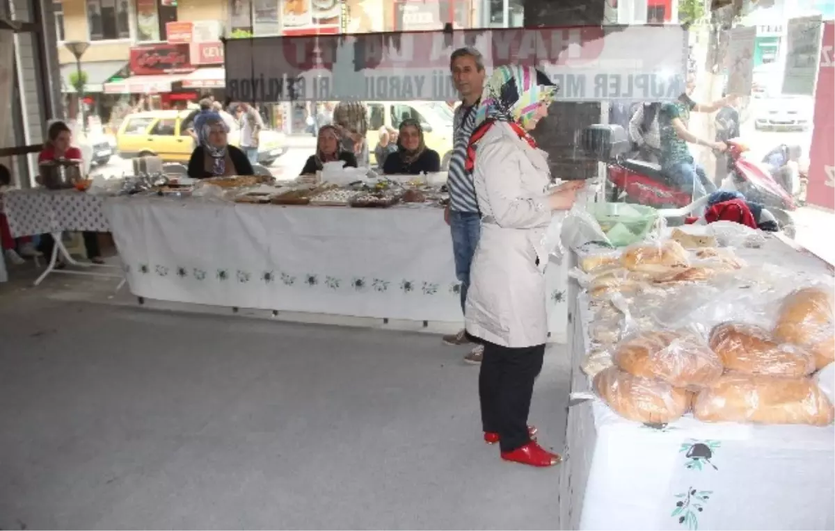 Mahalle Kadınlarından Cami Yararına Kermes