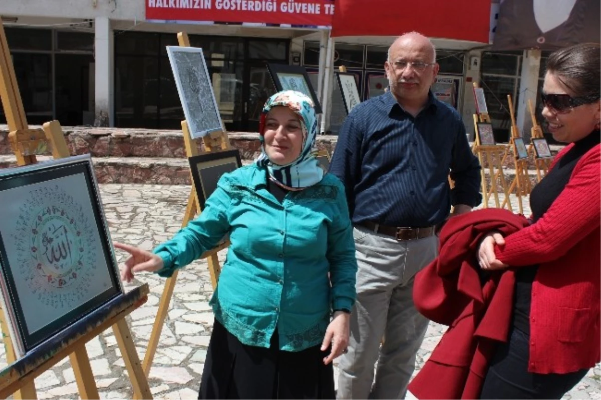 Mudurnu\'da Kişisel Tezhip ve Ebru Sergisi Açıldı