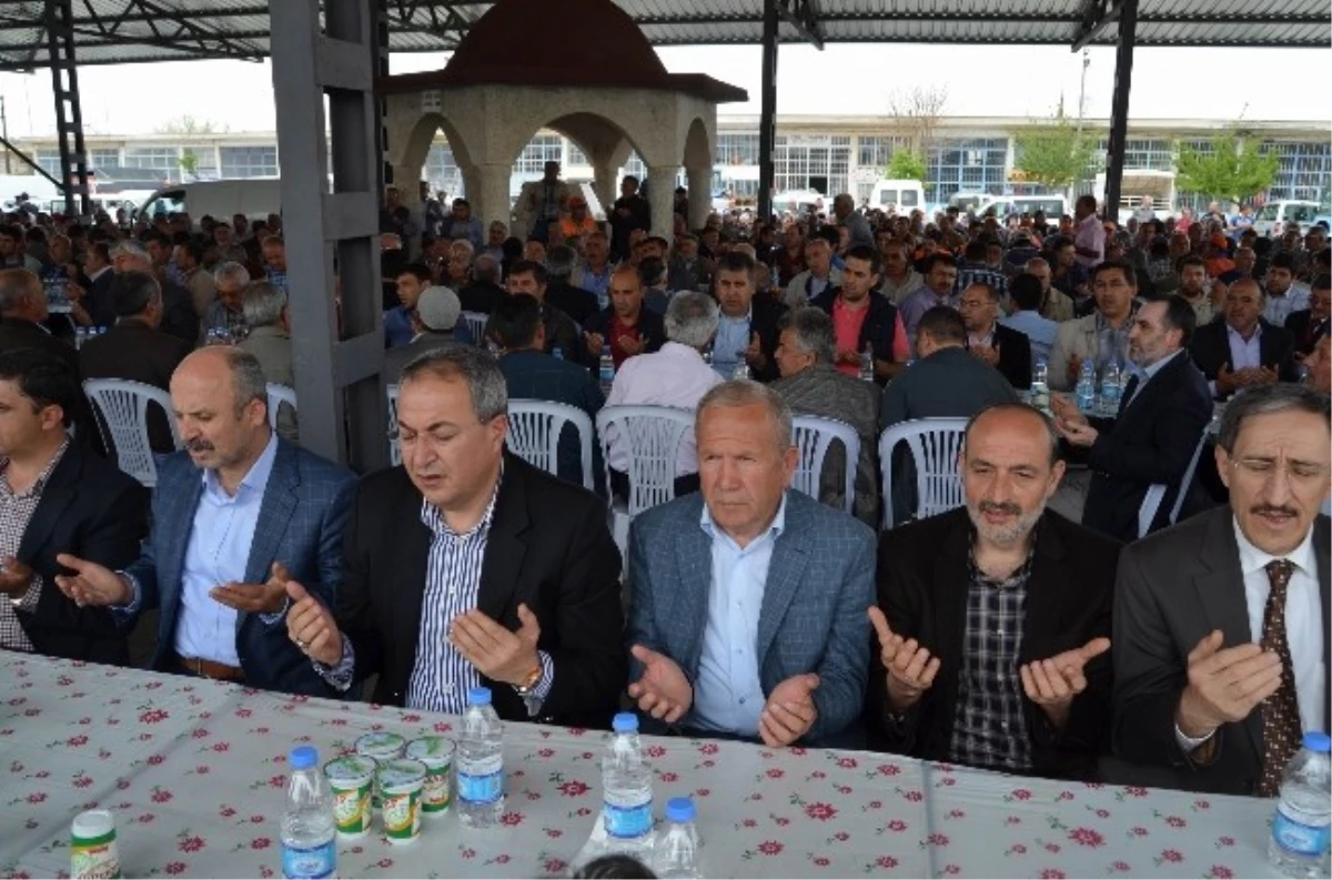 Nevşehir\'de Vatandaşlar Yağmur Duasına Çıktı