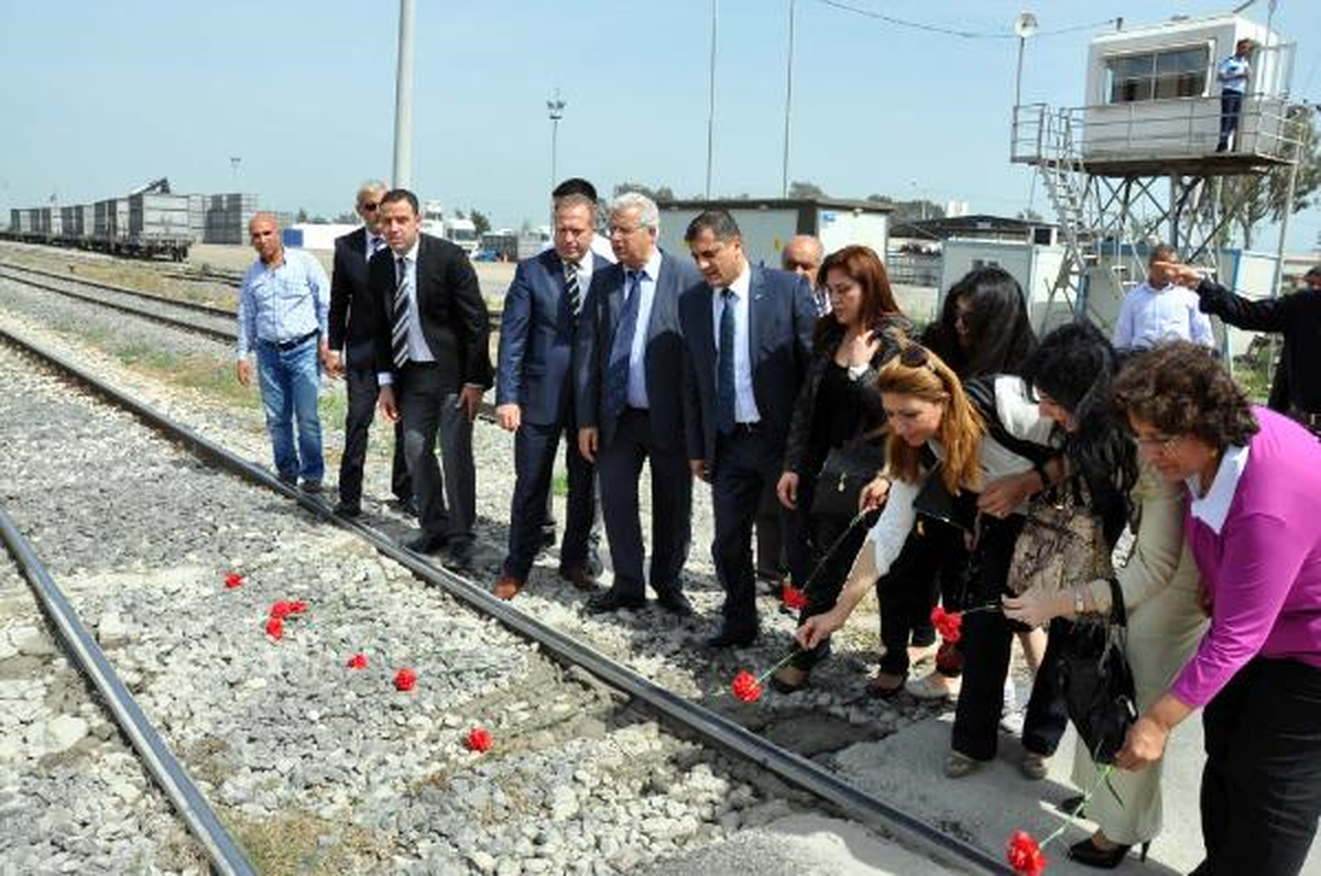 Ölüm Geçidine Karanfil Bırakıp Önlem Alınmasını İstediler