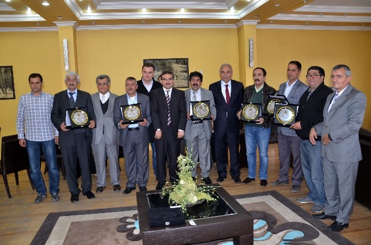 Orman İşletme Müdürlüğünden Müşterilerine Plaket