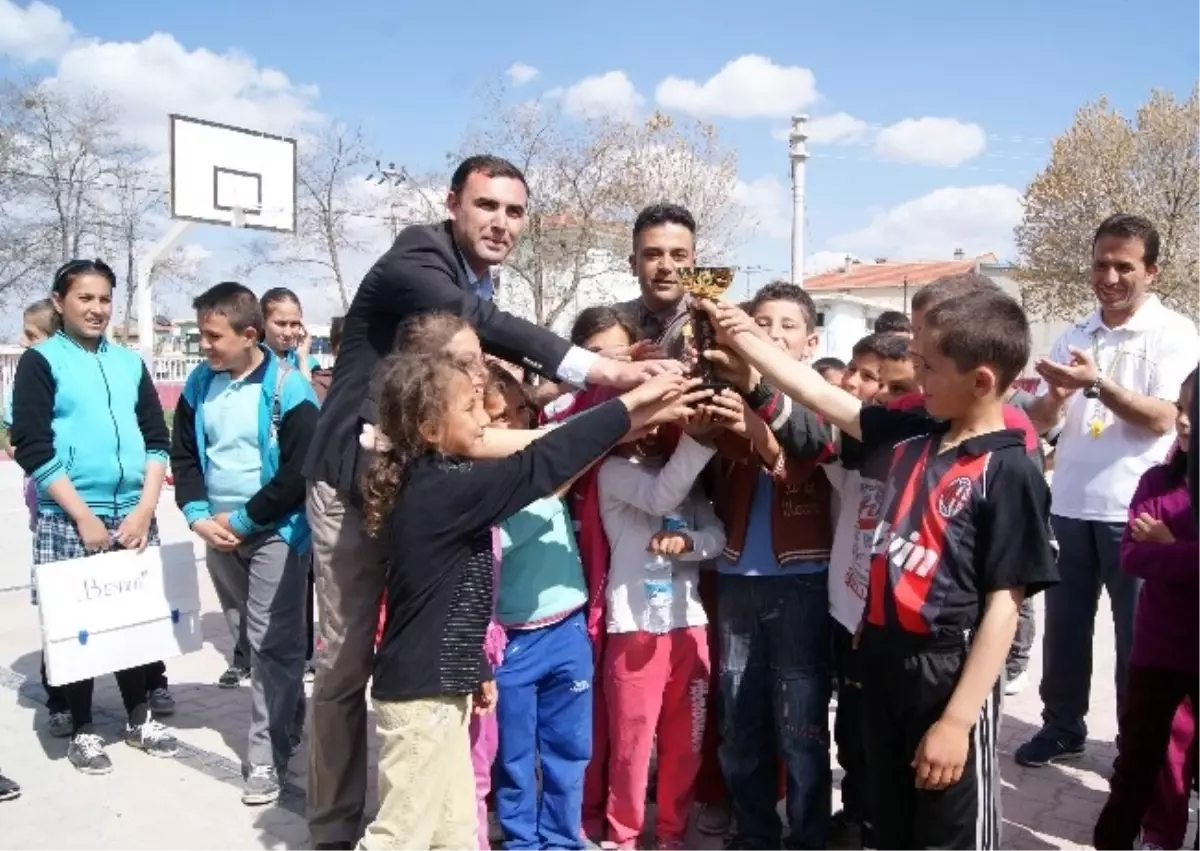 Tuzlukçu\'da Geleneksel Çocuk Oyunları Sonuçlandı