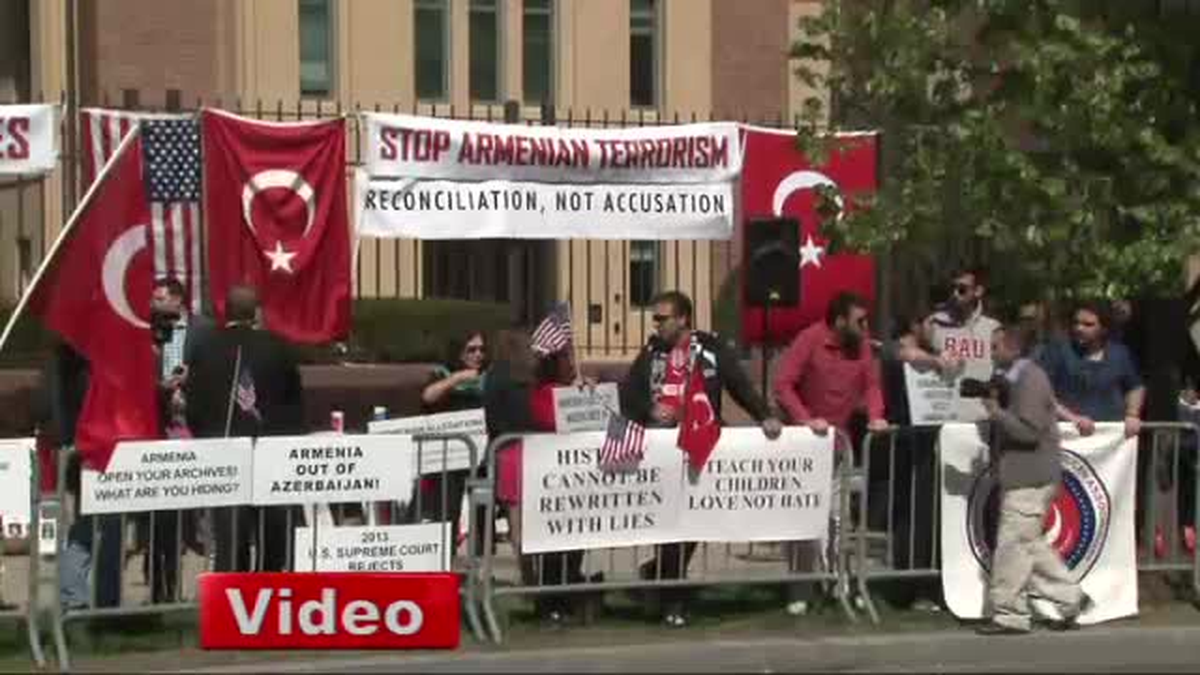Washington\'da Protesto Düzenleyen Ermenilere Türklerden Karşı Protesto