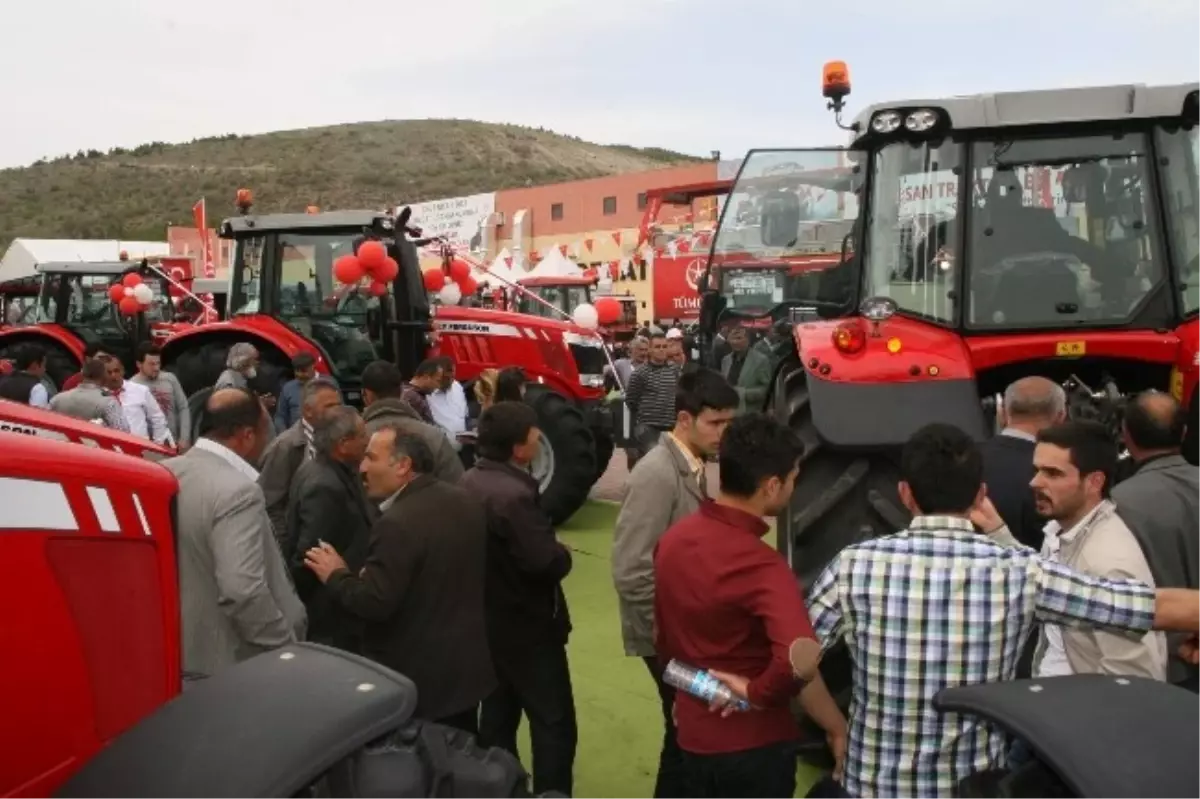 Yozgat Tarım Farından En Çok İlgiyi Traktörler Çekiyor