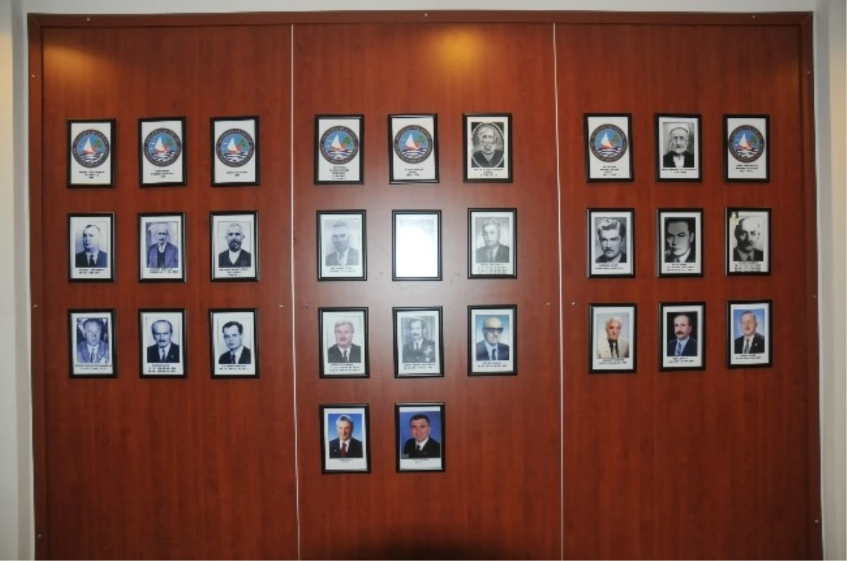 Albayrak\'ın Fotoğrafı Belediye Başkanları Arşivlerindeki Yerini Aldı