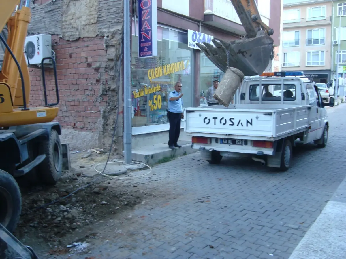 Kanalizasyon Kazısında Bin Yıllık Küp Bulundu