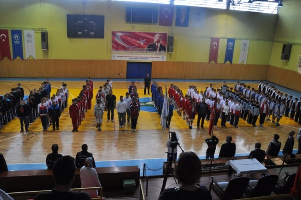 Basketbol Yarı Final Müsabakaları Başladı