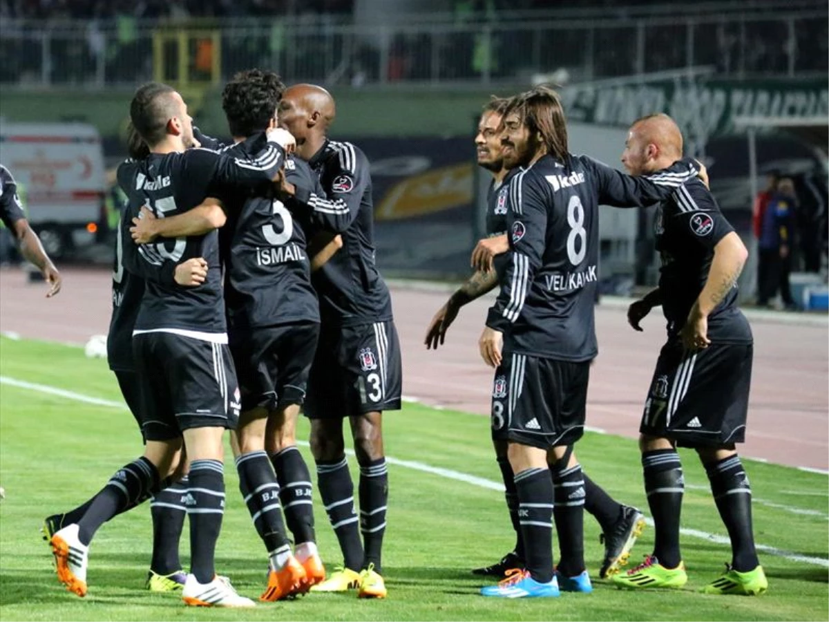 Beşiktaş Sivas\'a 9 Eksikle Gitti