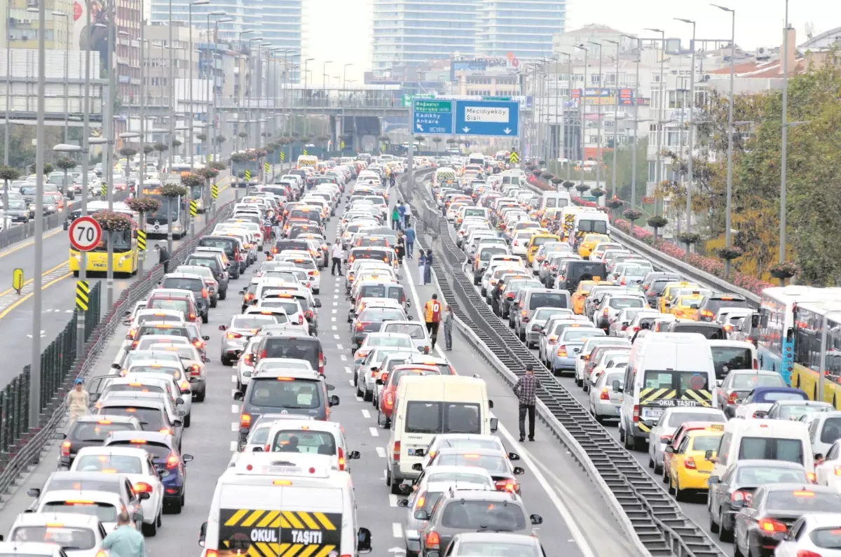 Dikkat! Pazar Günü İstanbul\'da Bazı Yollar Trafiğe Kapalı