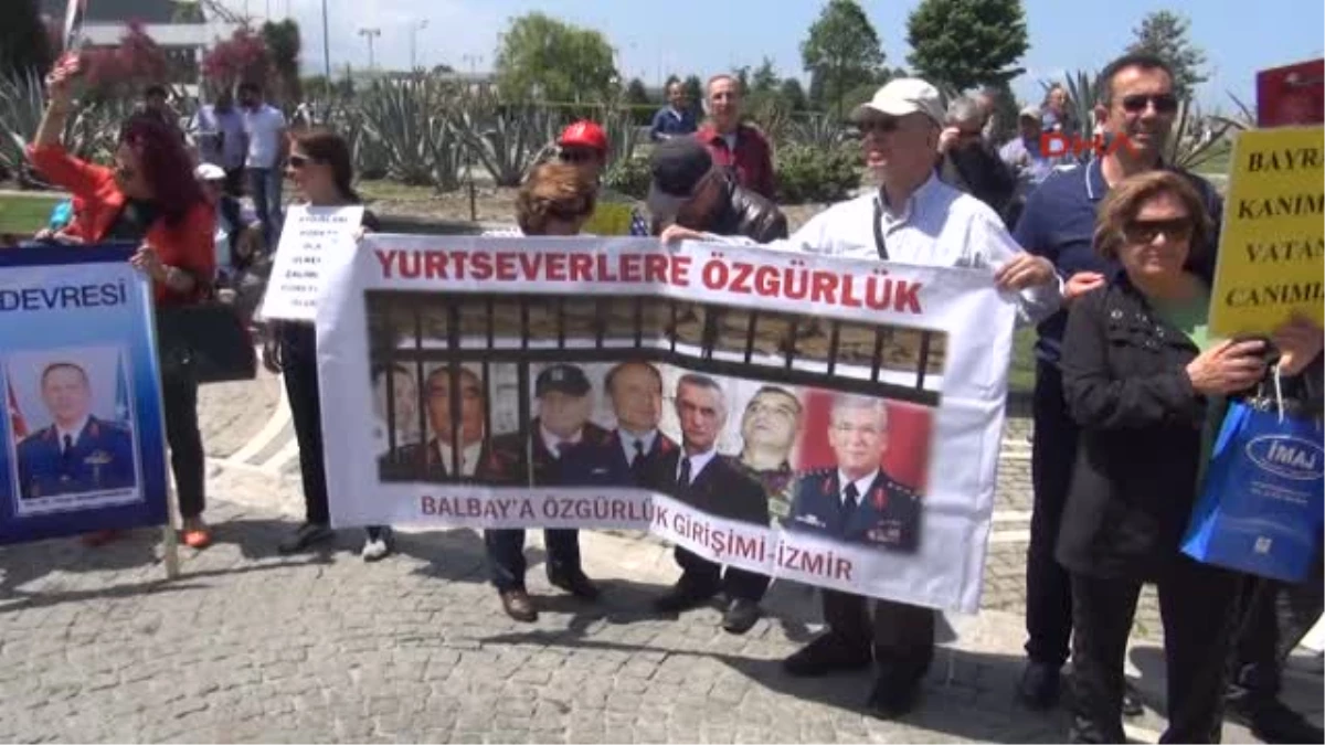 Emekli Albay Sarızeybek, Sessiz Çığlık Eylemine Katıldı
