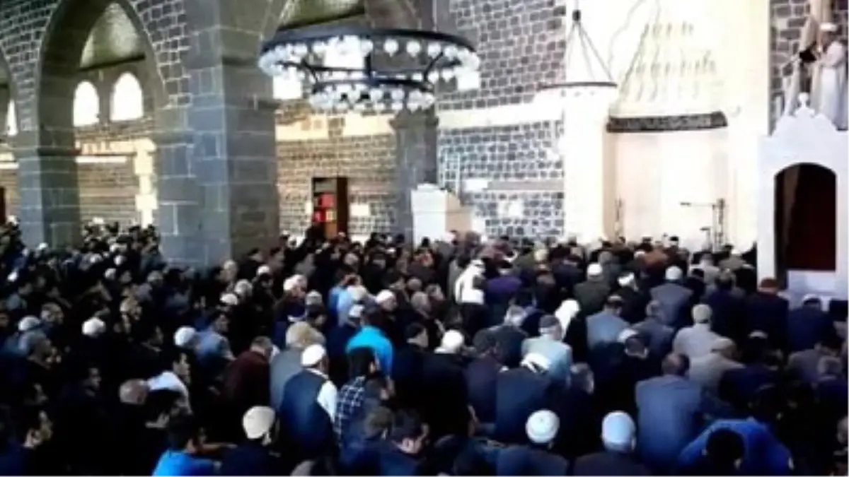 İmam Yaz: Torpille Girilen İşten Alınan Maaş Haramdır