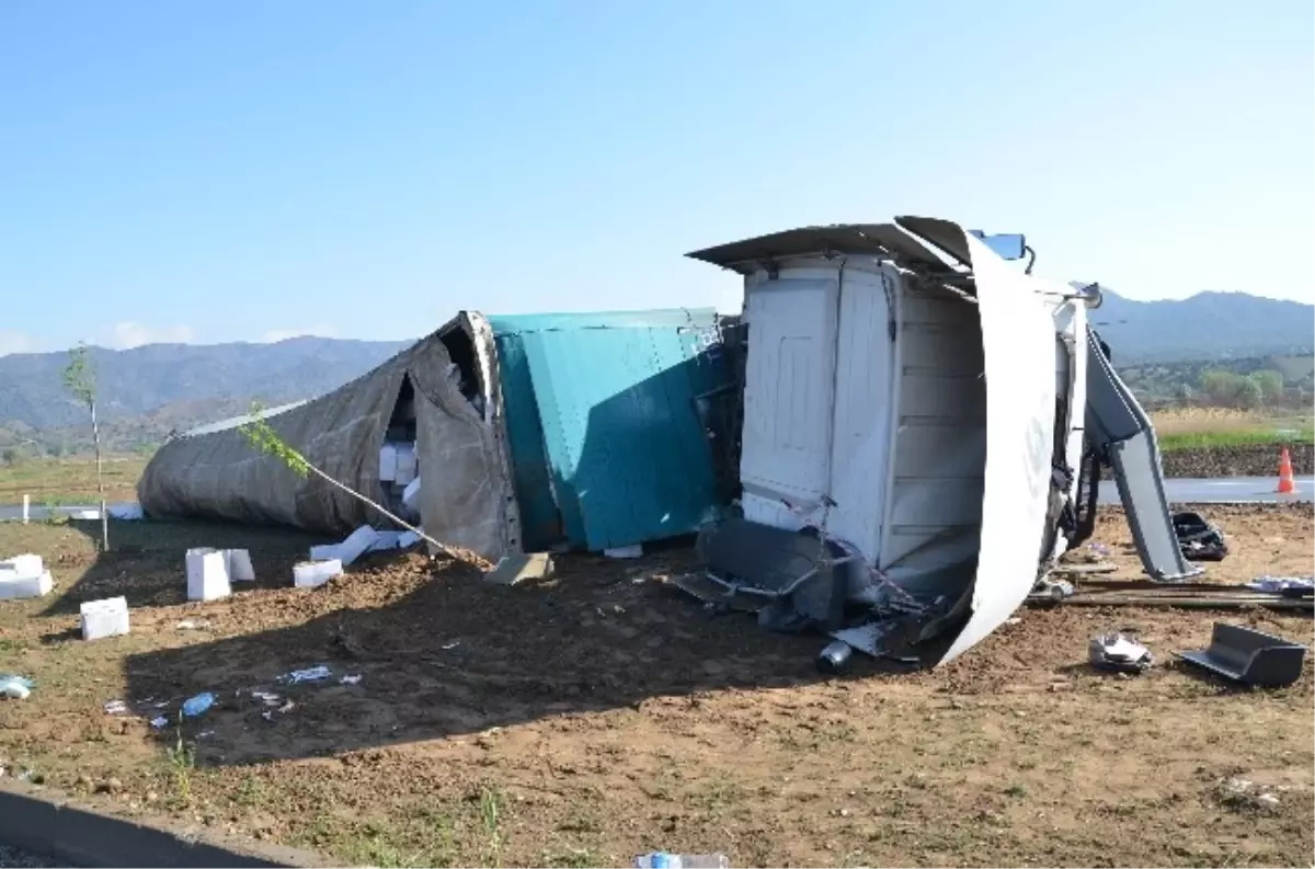 Kontrolden Çıkan Tır Devrildi: 1 Ölü