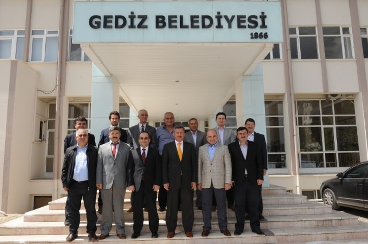Kütahya Valisi Yılmaz, Gediz Belediyesini Ziyaret Etti