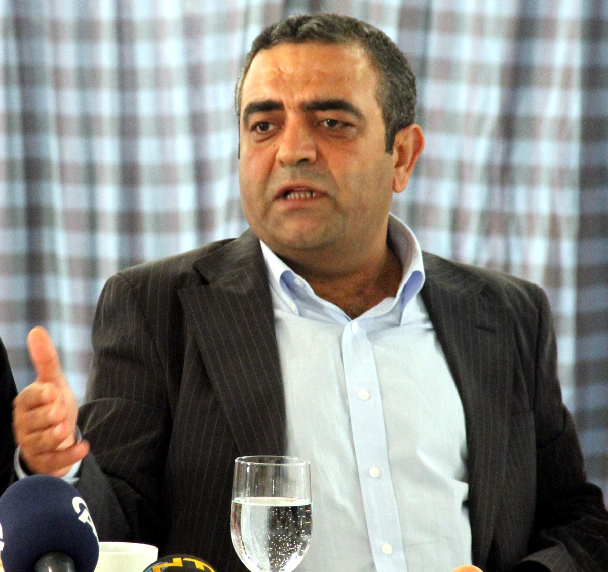 Tanrıkulu, Babacan\'a: "Havuz Şirketler" ve "Çılgın Projelere" Sağlanan Hazine Garantilerini Sordu