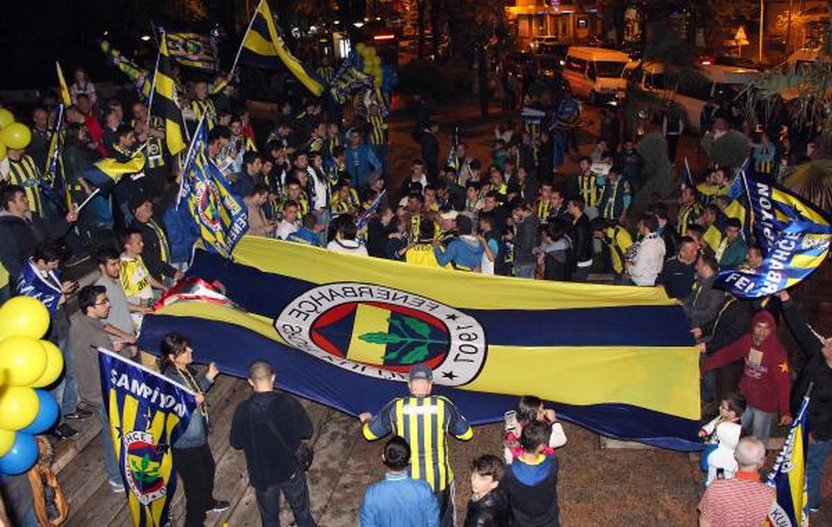 Fenerbahçe\'nin Şampiyonluğunu İlan Etmesi