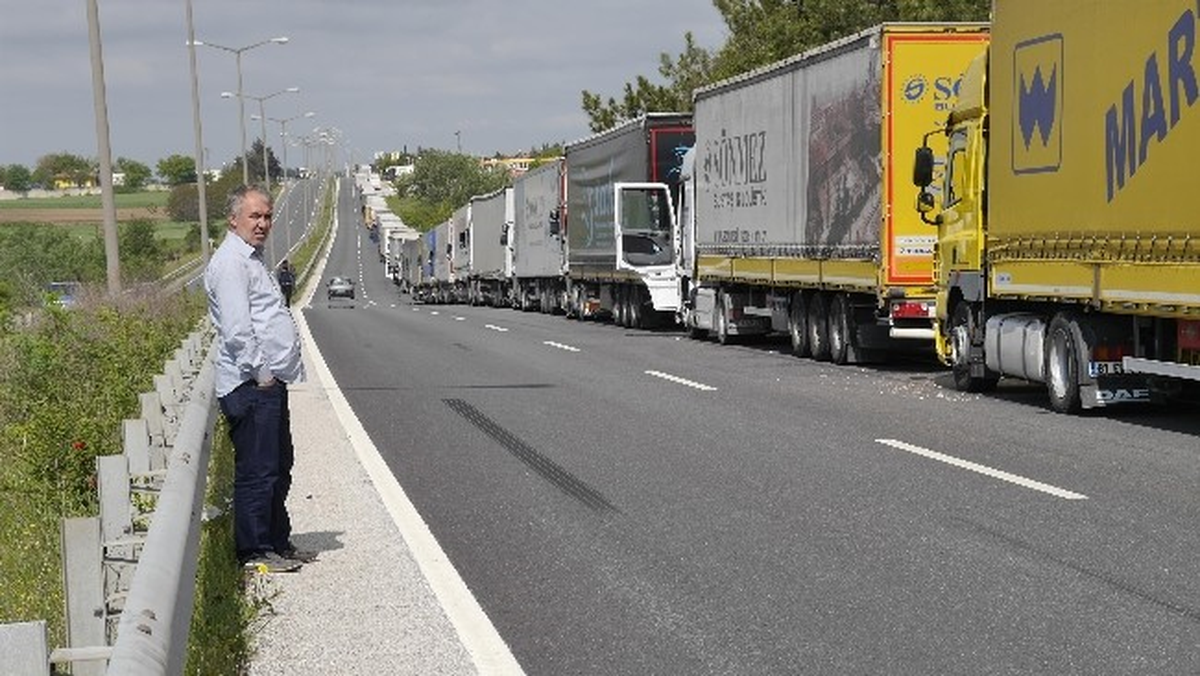Kapıkule\'de 8 Kilometre Tır Kuyruğu Oluştu