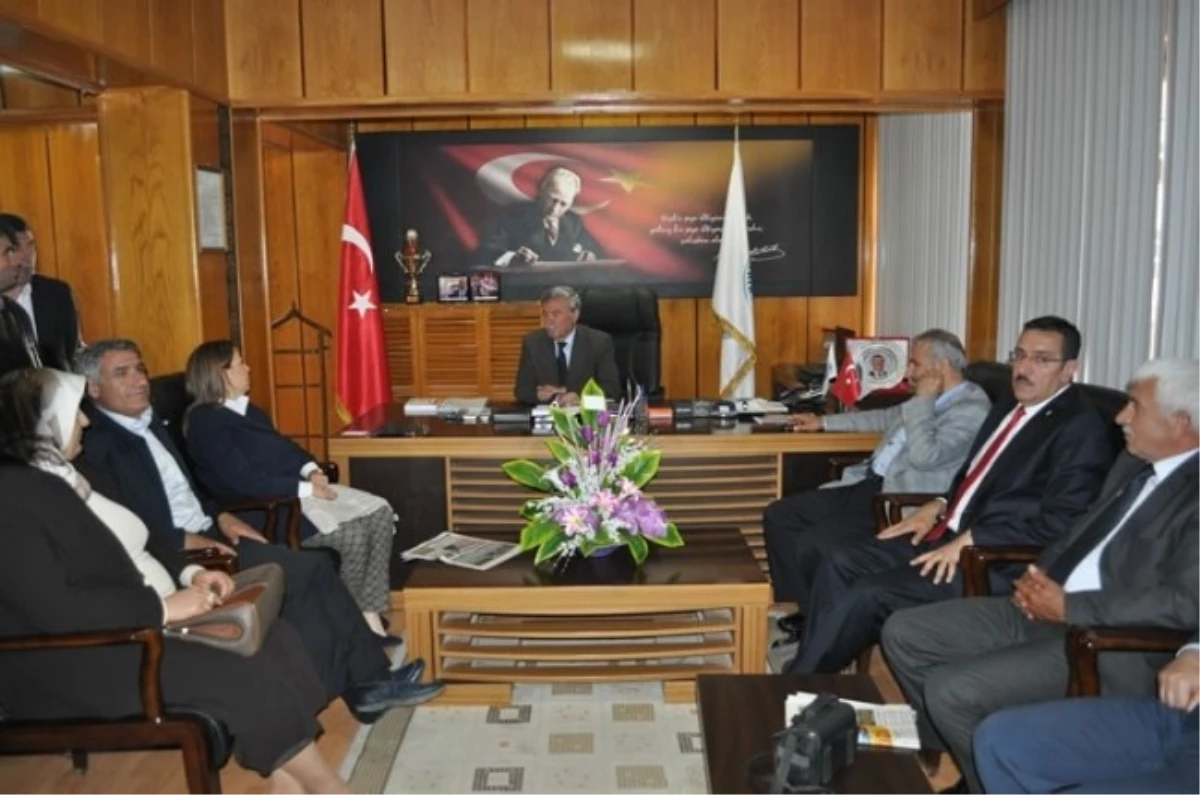 Milletvekilleri ve AK Parti Heyetinden Başkan Vahap Küçük\'e Ziyaret