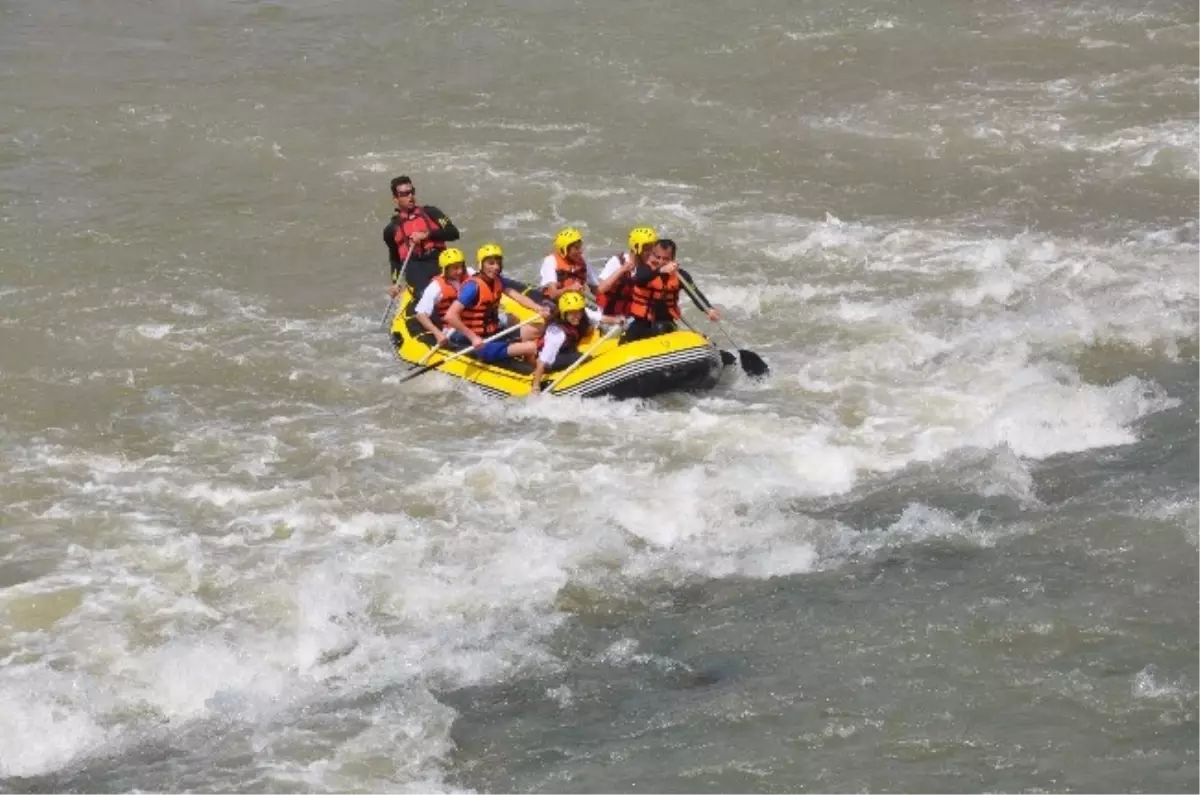 Muş\'ta Rafting ve Kano Eğitimleri Başladı