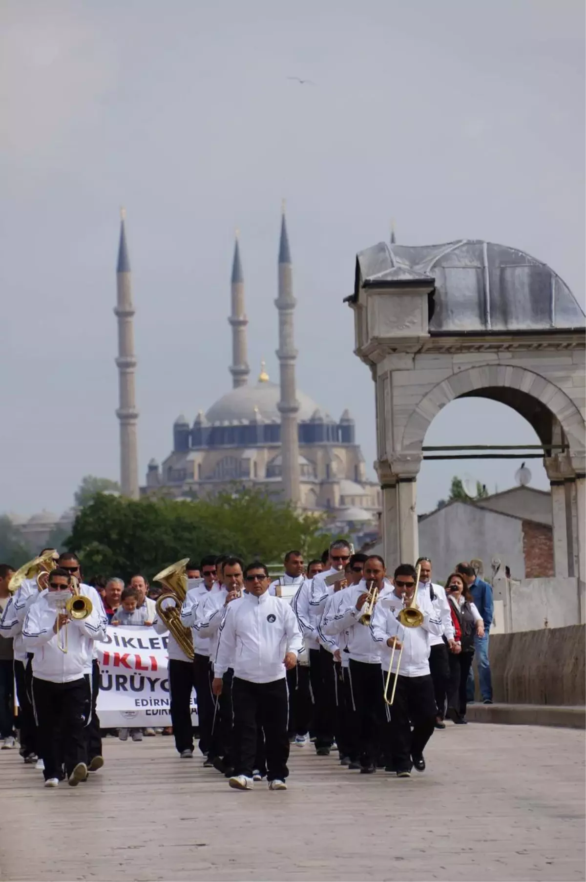 Sevdiklerimizle Sağlıklı Yaşama Yürüyoruz"