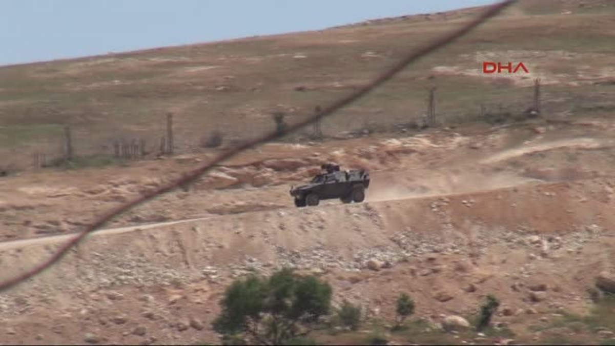Suriye Sınırına 30 Santim Kalınlığında, 3 Metre Yüksekliğinde Duvar Çekiliyor