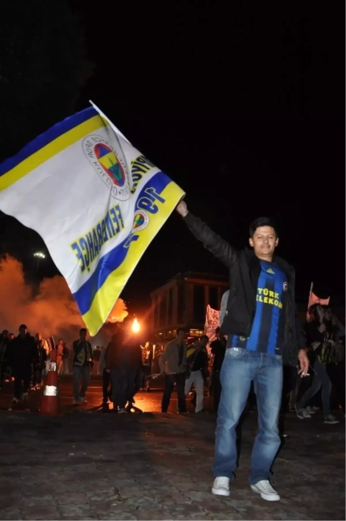 Tekirdağ\'da Fenerbahçe Taraftarından Şampiyonluk Turu