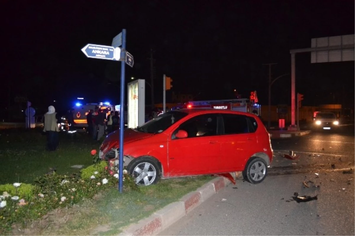 Turgutlu\'da Trafik Kazası: 7 Yaralı