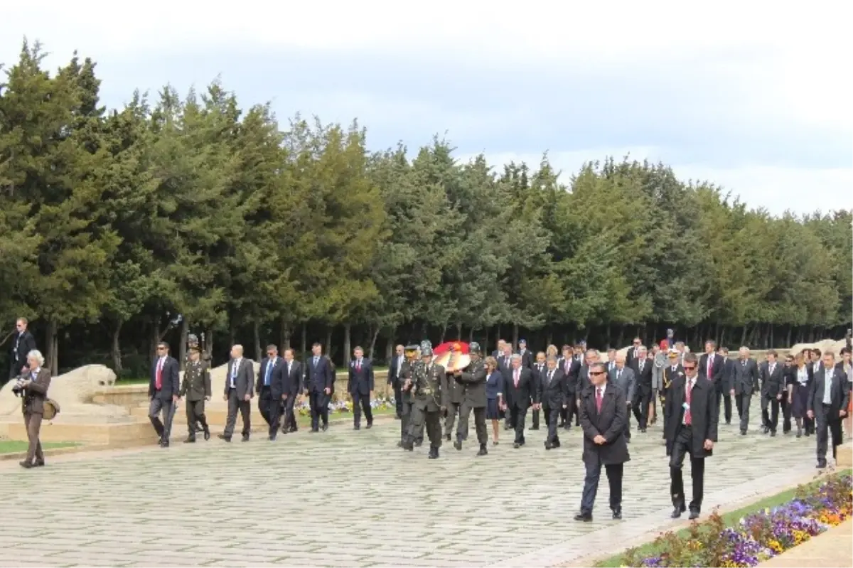 Almanya Cumhurbaşkanı Joachim Gauck, Anıtkabir\'i Ziyaret Etti