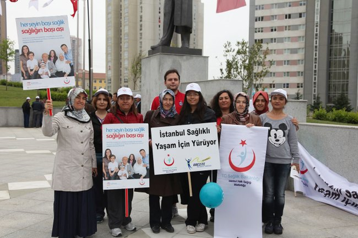 Ataşehir\'de Sağlıklı Yaşam Yürüyüşü