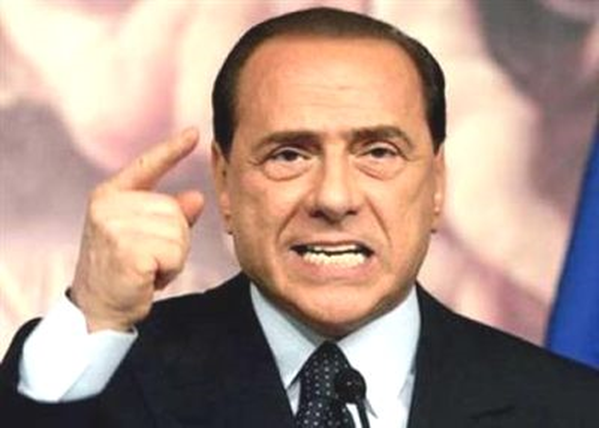 AP Başkanı Schulz\'dan Berlusconi\'ye Tepki