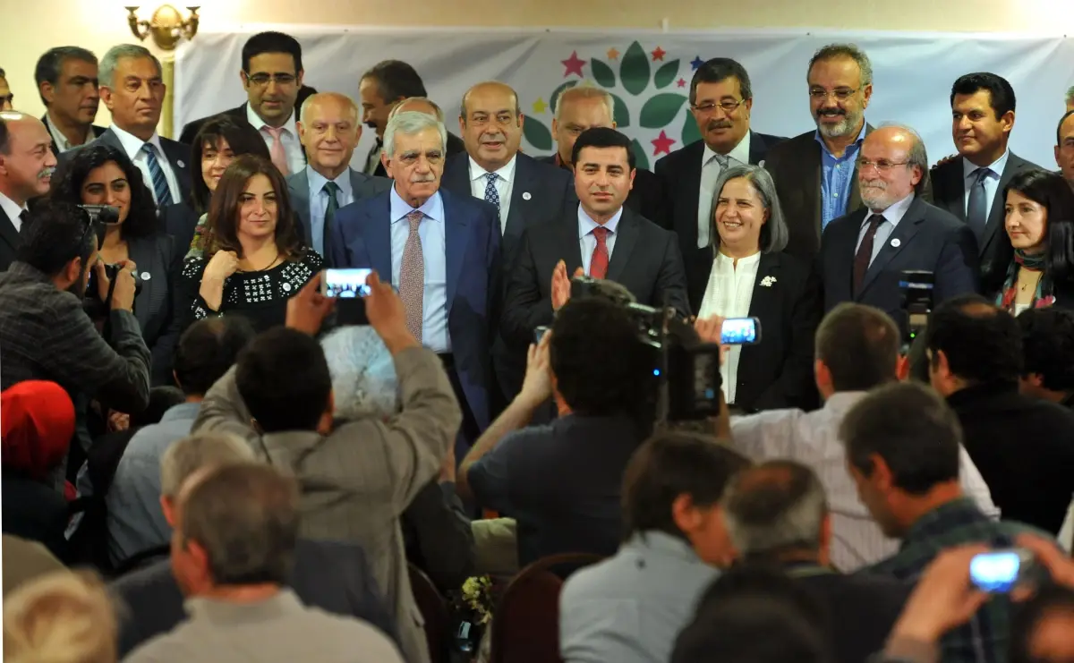 BDP Milletvekilleri Hdp\'ye Katıldı