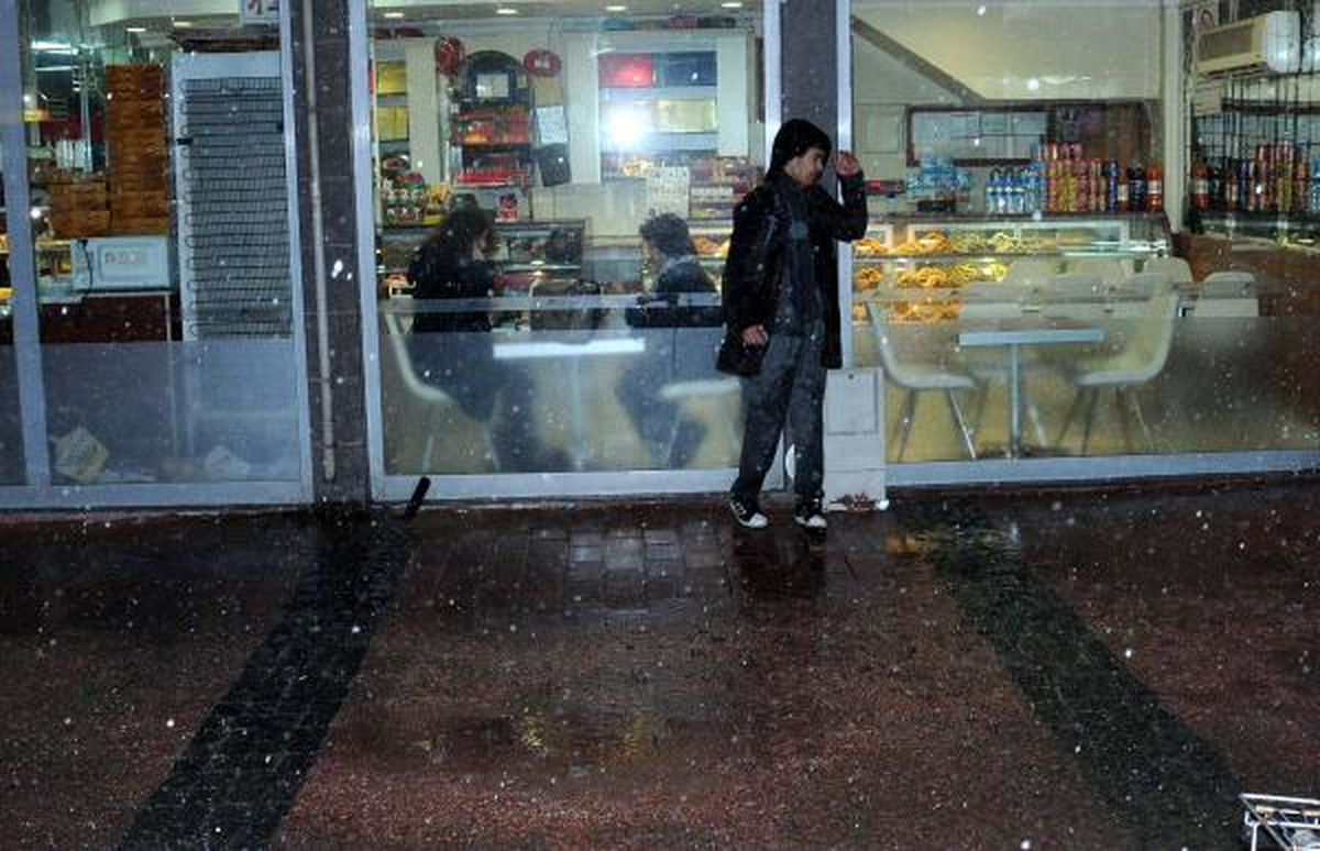 Çanakkale\'de Yağmur Hayatı Olumsuz Etkiledi