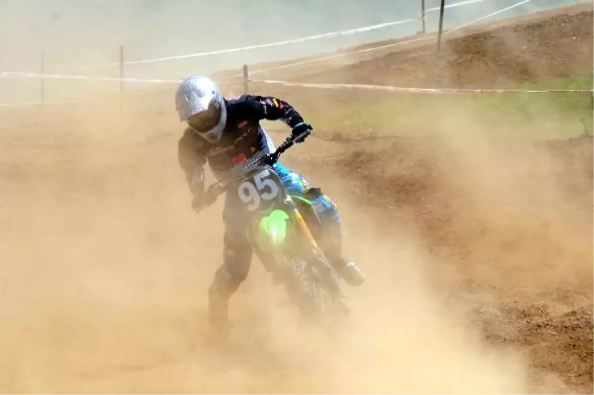 Fethiye\'deki Motokros Yarışlarında Kaza