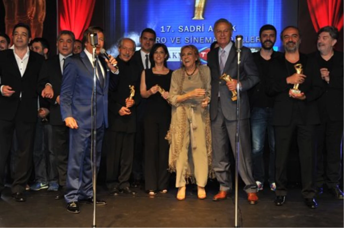 Sadri Alışık Tiyatro ve Sinema Oyuncu Ödülleri