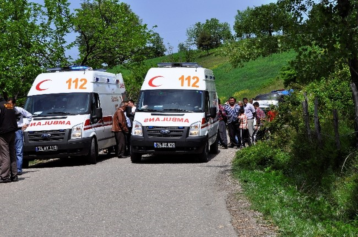 Bartın\'da Trafik Kazası: 2 Yaralı