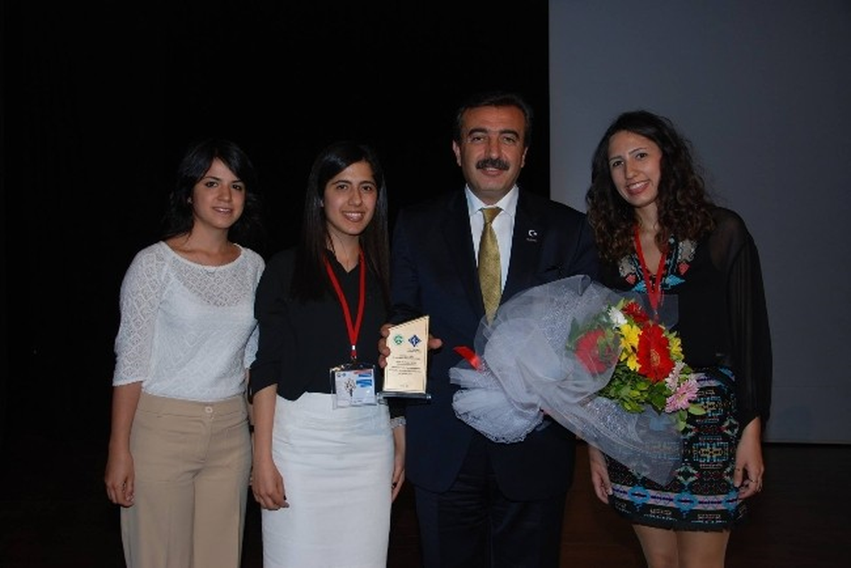 Başkan Çetin: "İşinizde İyi Olun, Siyasete Girin"