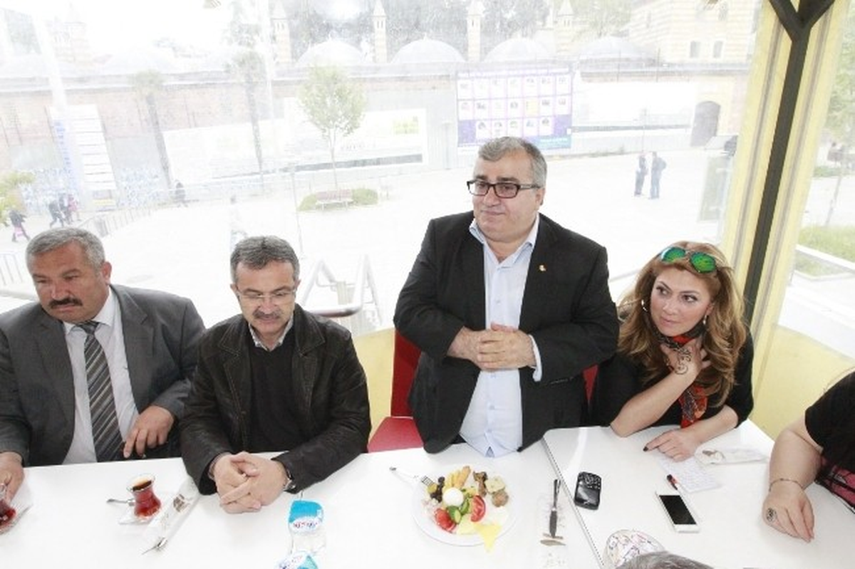 Başkan Köşker Derneklere Konuk Oldu
