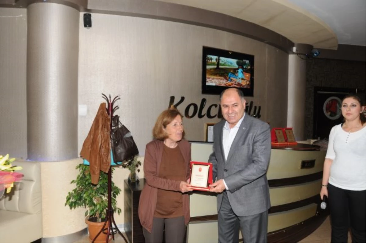Belediye Başkanı Akdoğan Veteriner Hekimler Gününü Kutladı