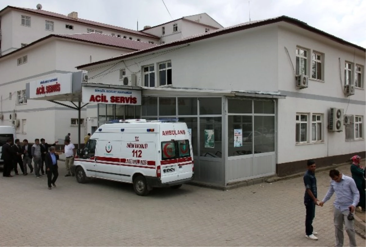 Bingöl\'de Ambulans Kaza Yaptı: 6 Yaralı