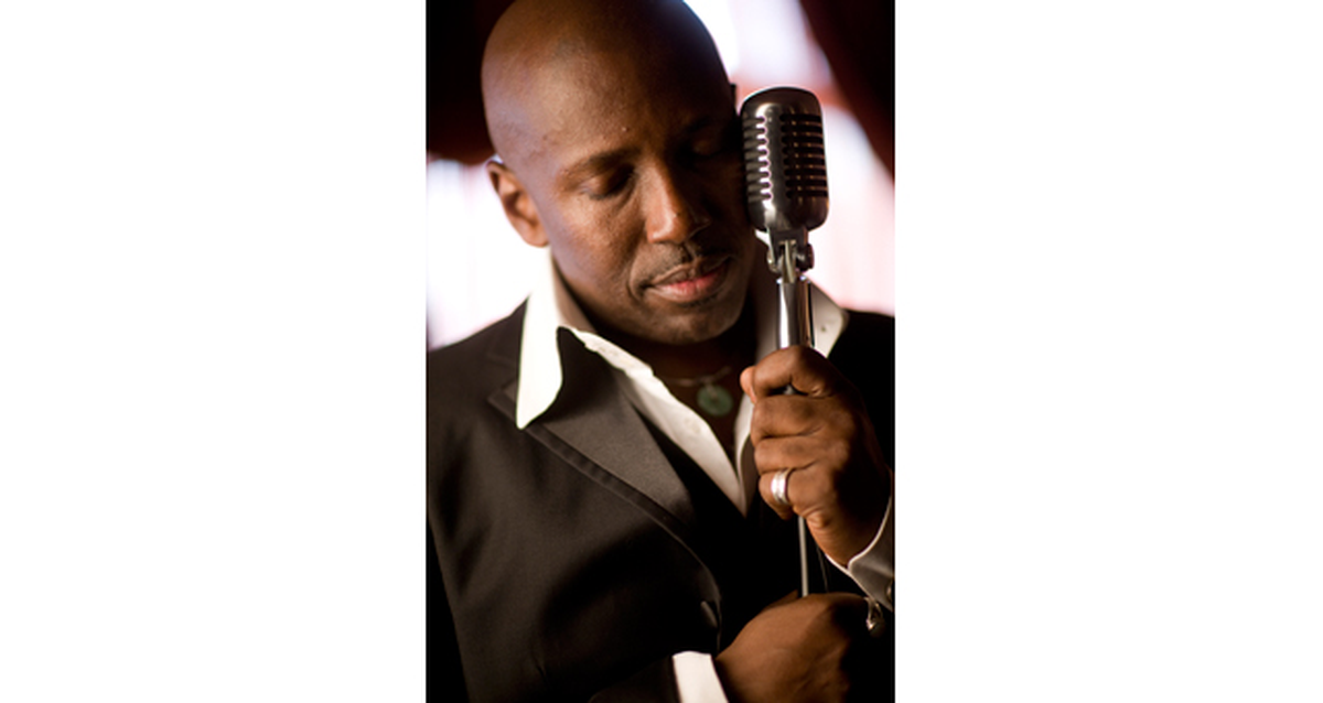 Carlton J.Smith, \' Raika Live Nights\'ın Konuğu Oluyor!