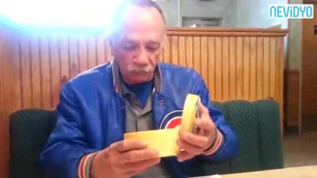 Dede Olacağını Öğrenince...
