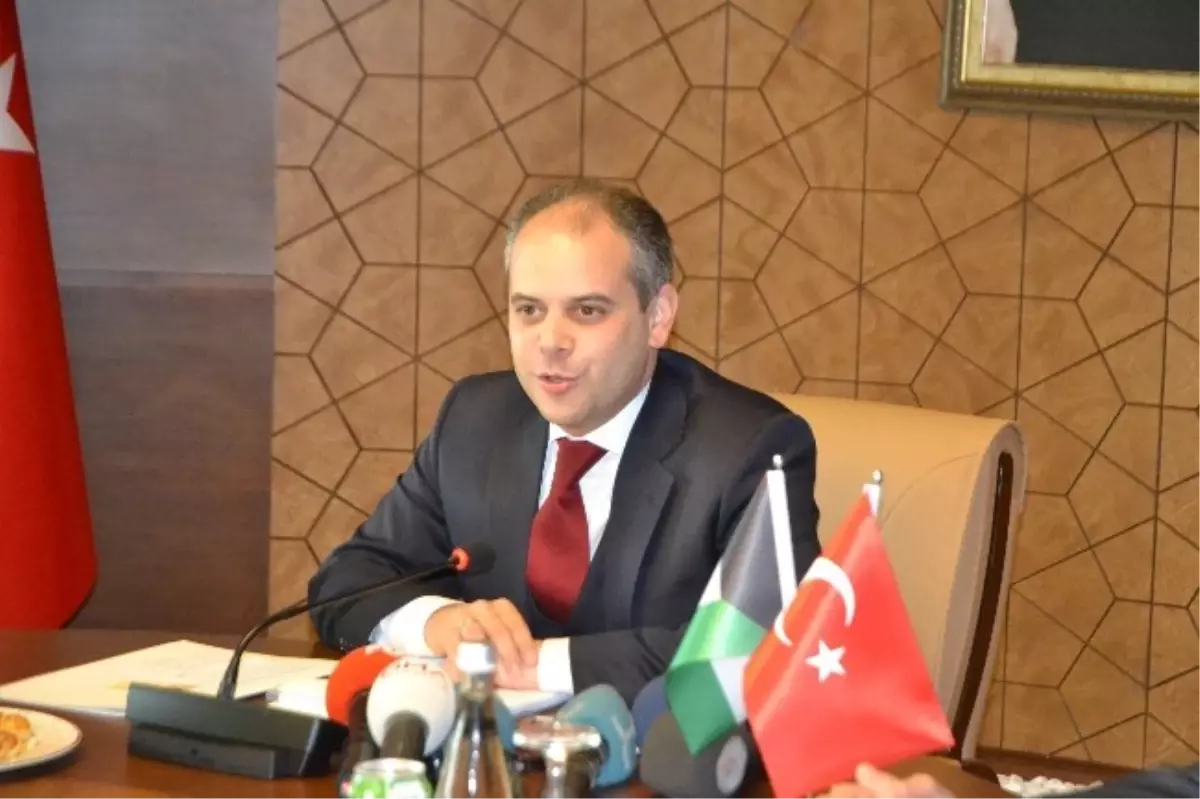 Bakan Kılıç\'tan, Basketbolcu Tezol\'un Ailesine Başsağlığı