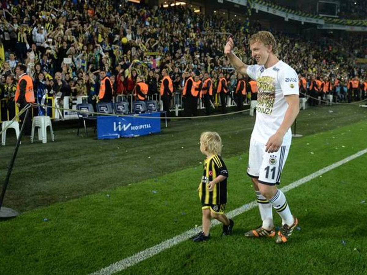 Hollanda Basını Fener\'i Konuşuyor