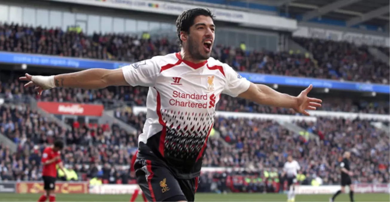 İngiltere\'de Suarez Yılın Futbolcusu Seçildi