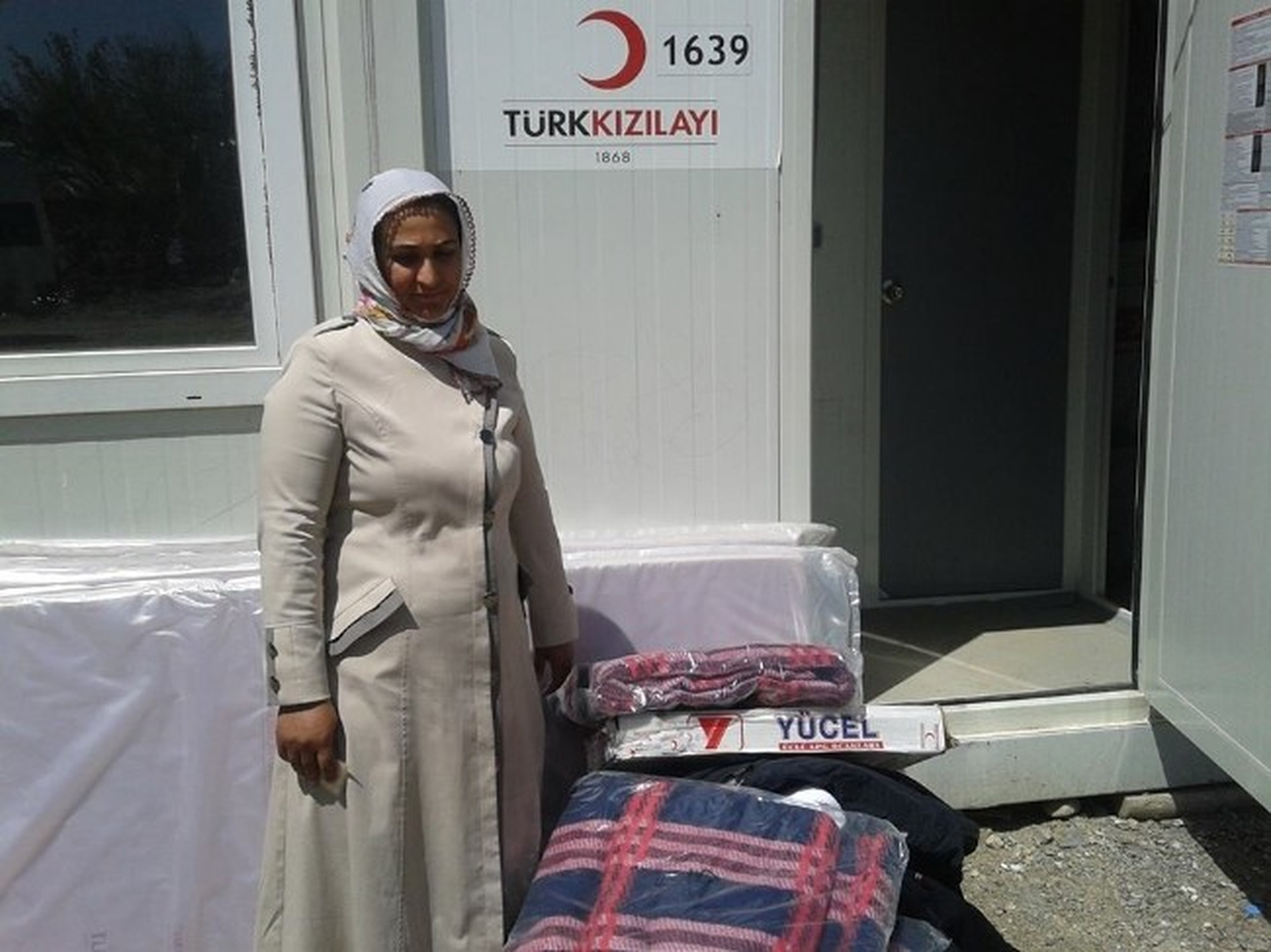 Kızılay Kulp Şubesi Mağdur Vatandaşa Yardım Eli Uzattı