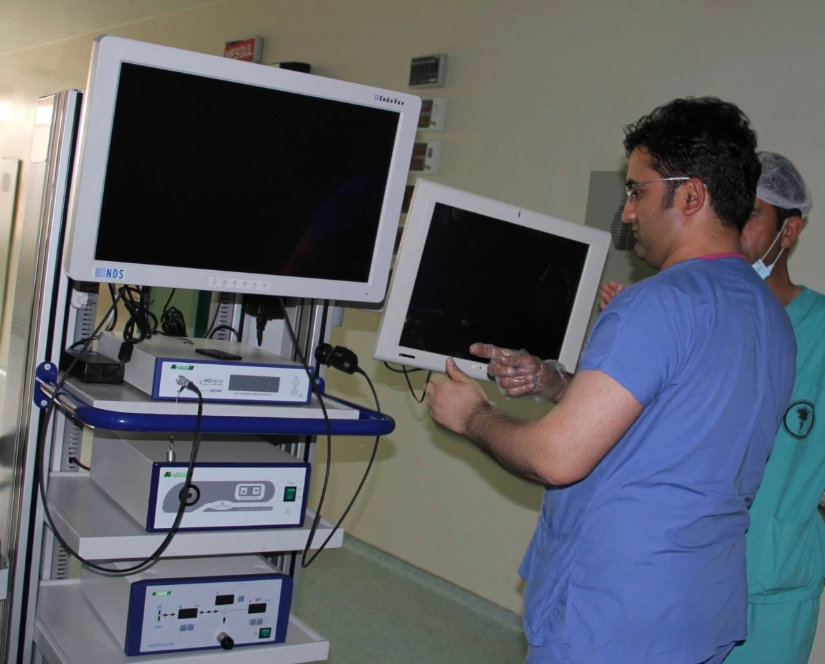 Kumluca Devlet Hastanesinde Laparoskopi Cihazıyla İlk Ameliyat